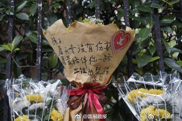 7号秀费尔斯再添纹身 胸前纹满生涯球衣